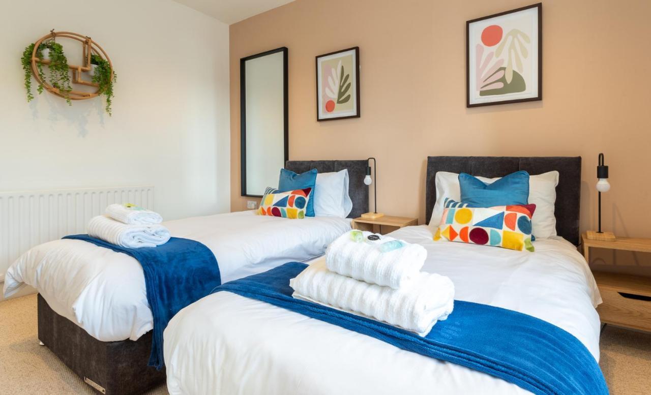 Beautiful 3 Bedroom Townhouse Χαρογκέιτ Εξωτερικό φωτογραφία